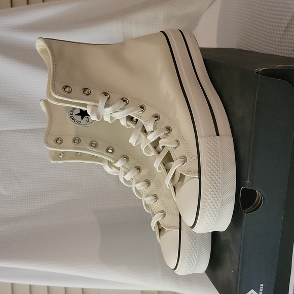 Converse CTAS Lift X-Hi (Leather) - Picture 2 of 3